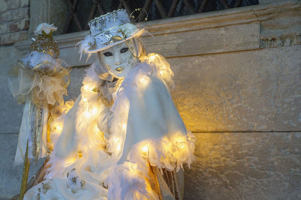 Front Page -Costume Types Shop 28