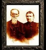 Morris "Changing Portrait - Mr. And Mrs. Gross" Hanging Halloween Decoration